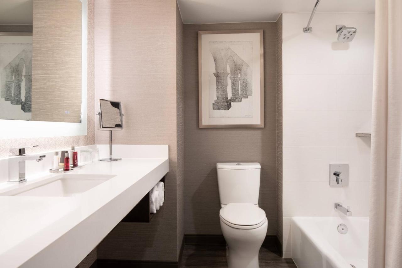 Marriott Riverside At The Convention Center Ngoại thất bức ảnh